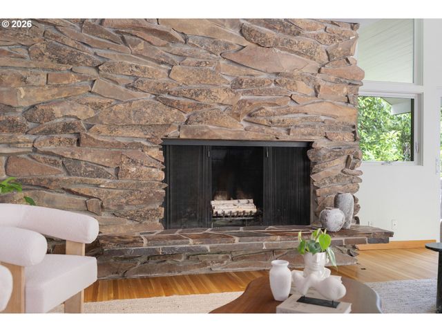710 Nw WINCHESTER Ter, Portland, OR 97210