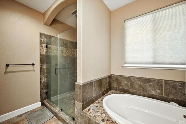9482 Hoberg Dr S, Cobb, CA 95426