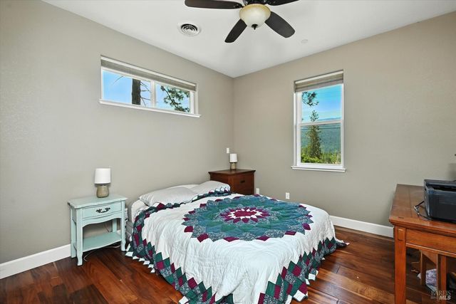 9482 Hoberg Dr S, Cobb, CA 95426