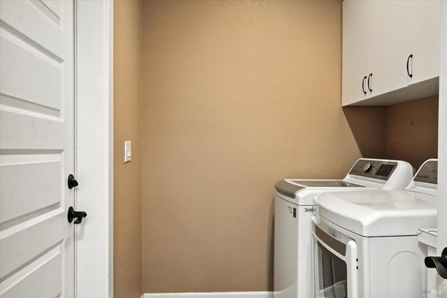 9482 Hoberg Dr S, Cobb, CA 95426