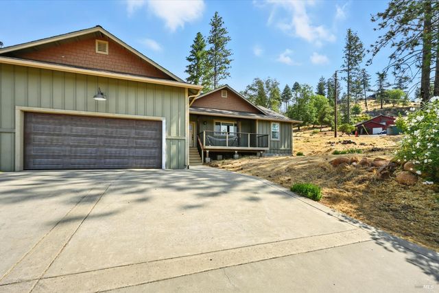 9482 Hoberg Dr S, Cobb, CA 95426