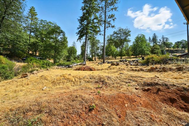 9482 Hoberg Dr S, Cobb, CA 95426