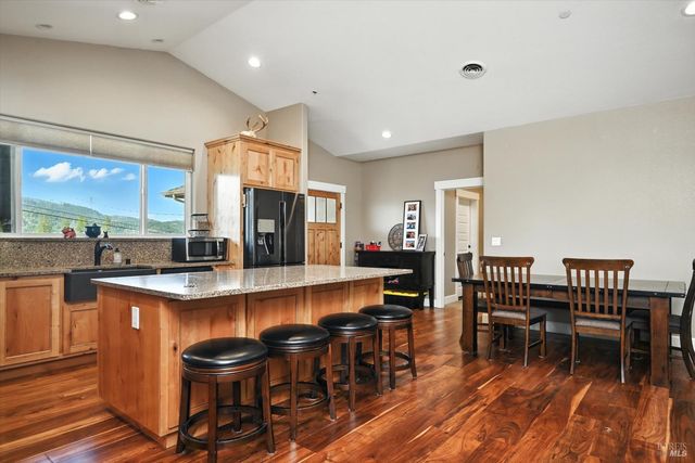 9482 Hoberg Dr S, Cobb, CA 95426