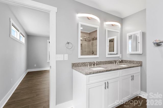 1844 Willow Road, Hendersonville, NC 28739