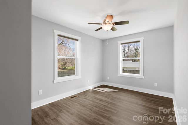 1844 Willow Road, Hendersonville, NC 28739