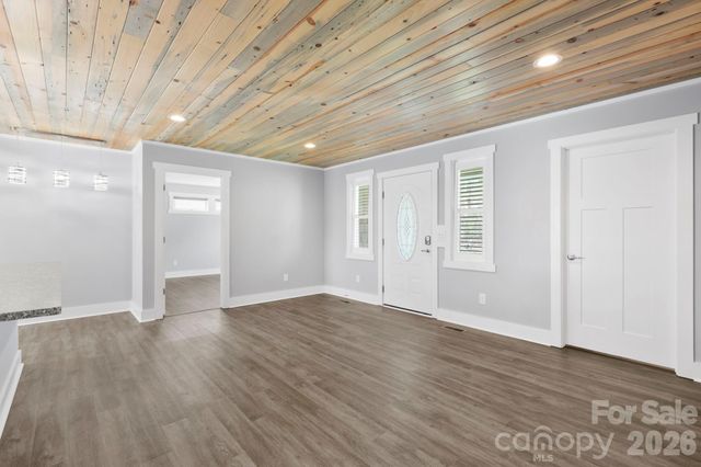 1844 Willow Road, Hendersonville, NC 28739