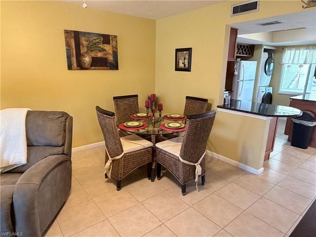 2526 SE 16th PL 105, Cape Coral, FL 33904