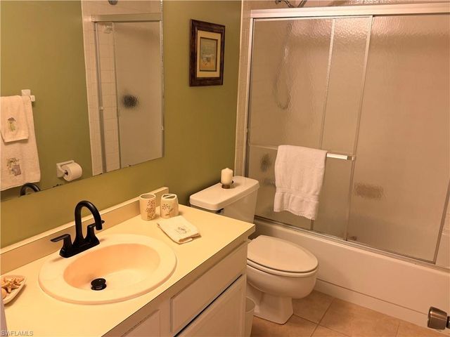 2526 SE 16th PL 105, Cape Coral, FL 33904