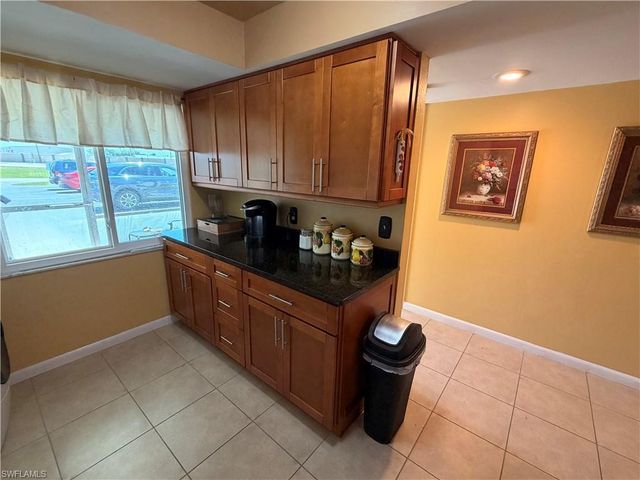 2526 SE 16th PL 105, Cape Coral, FL 33904