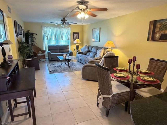 2526 SE 16th PL 105, Cape Coral, FL 33904