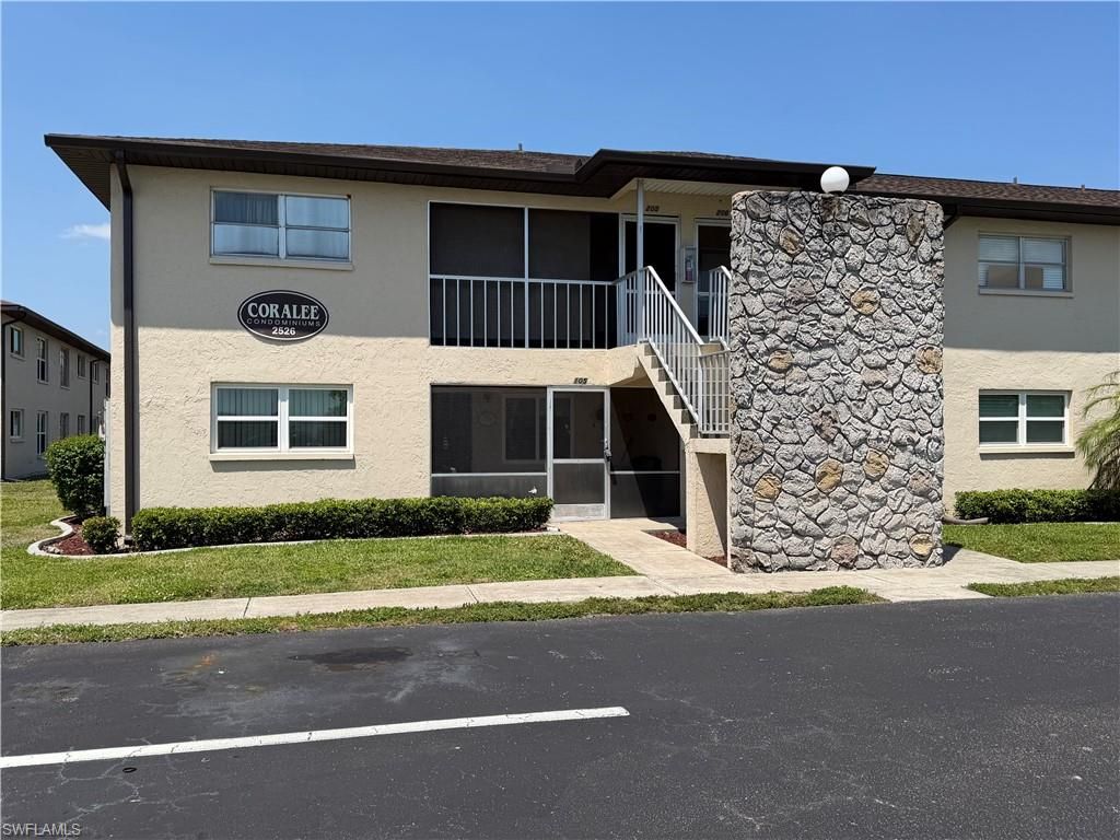 2526 SE 16th PL 105, Cape Coral, FL 33904