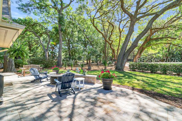 27 Santa Maria Dr, Hilton Head Island, SC 29926