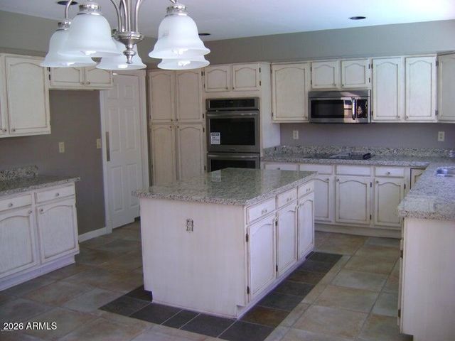 1217 E LIGHTHOUSE Court, Gilbert, AZ 85234