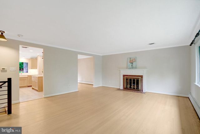 105 POPLAR DR, Falls Church, VA 22046