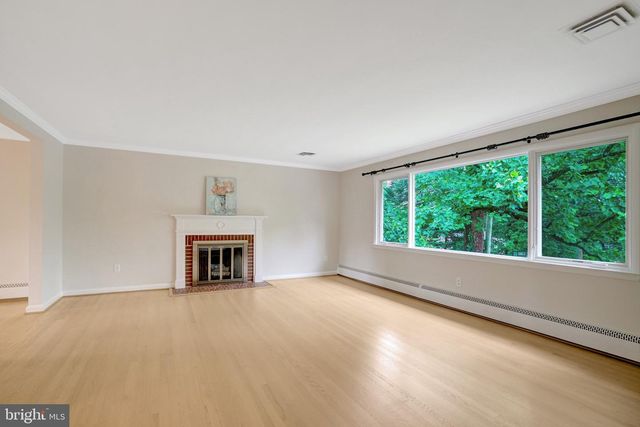 105 POPLAR DR, Falls Church, VA 22046