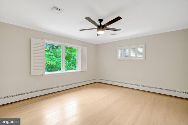 105 POPLAR DR, Falls Church, VA 22046