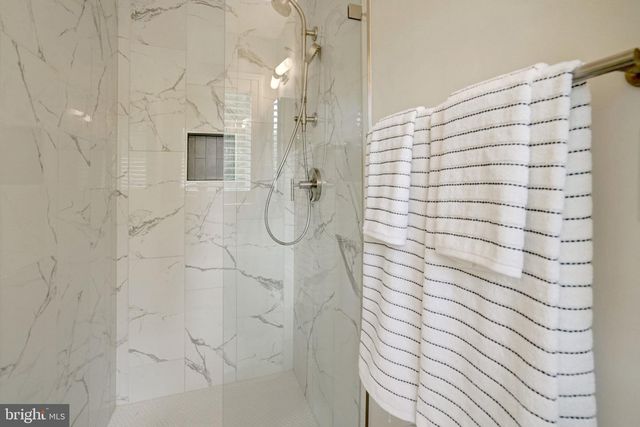 105 POPLAR DR, Falls Church, VA 22046