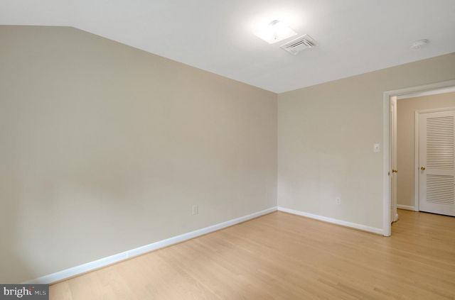 105 POPLAR DR, Falls Church, VA 22046
