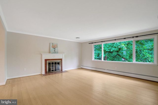 105 POPLAR DR, Falls Church, VA 22046
