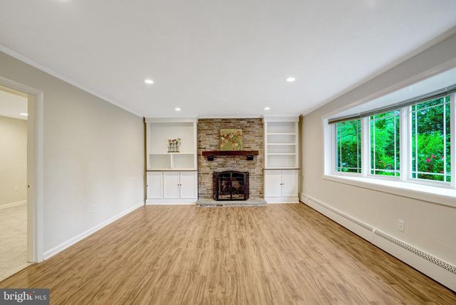 105 POPLAR DR, Falls Church, VA 22046