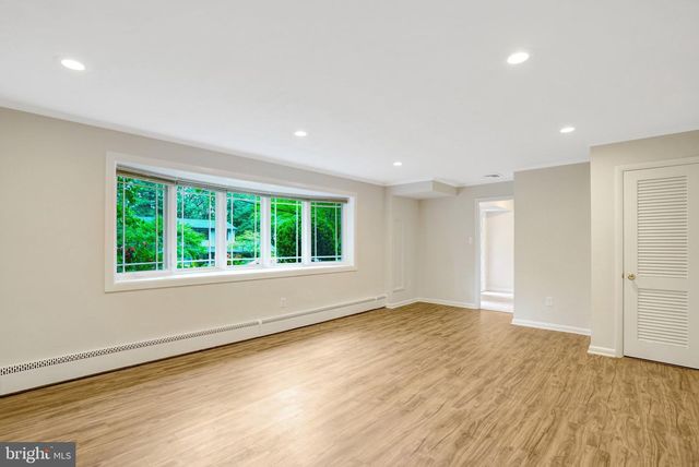 105 POPLAR DR, Falls Church, VA 22046