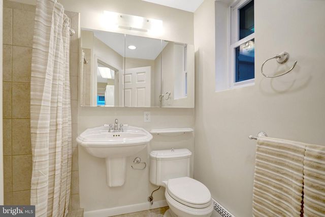 105 POPLAR DR, Falls Church, VA 22046