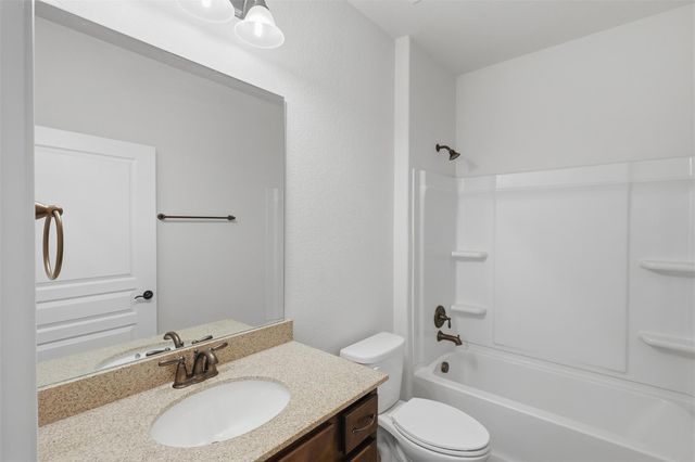 677 Tenuta Lane, League City, TX 77573