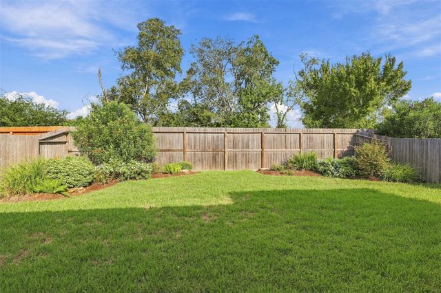 677 Tenuta Lane, League City, TX 77573