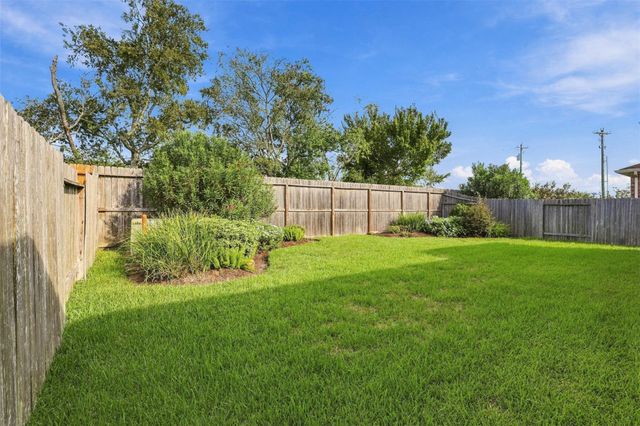 677 Tenuta Lane, League City, TX 77573