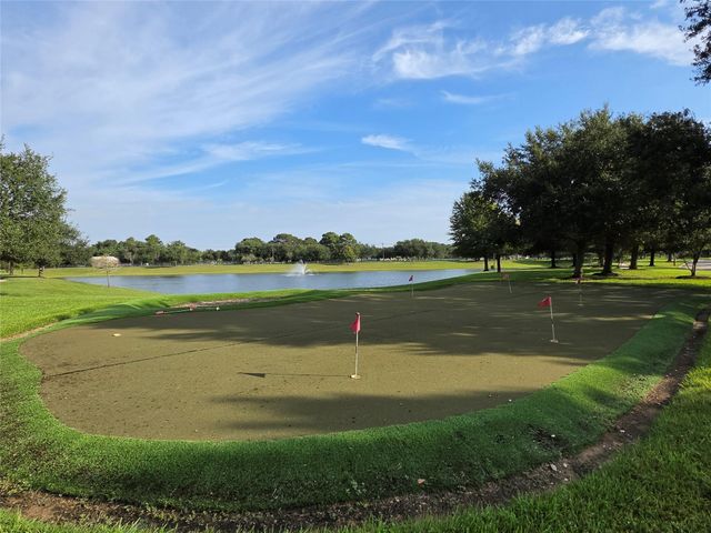 677 Tenuta Lane, League City, TX 77573