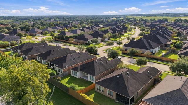 677 Tenuta Lane, League City, TX 77573