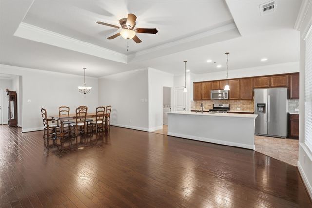 677 Tenuta Lane, League City, TX 77573