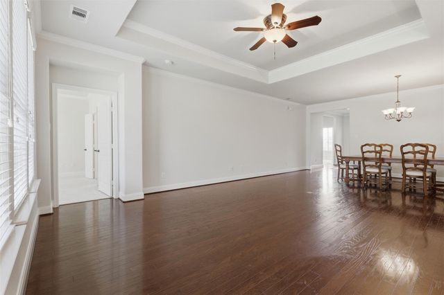677 Tenuta Lane, League City, TX 77573