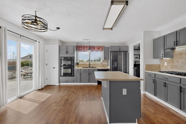 2928 Van Horne Way SW, Albuquerque, NM 87121