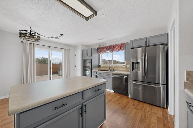 2928 Van Horne Way SW, Albuquerque, NM 87121