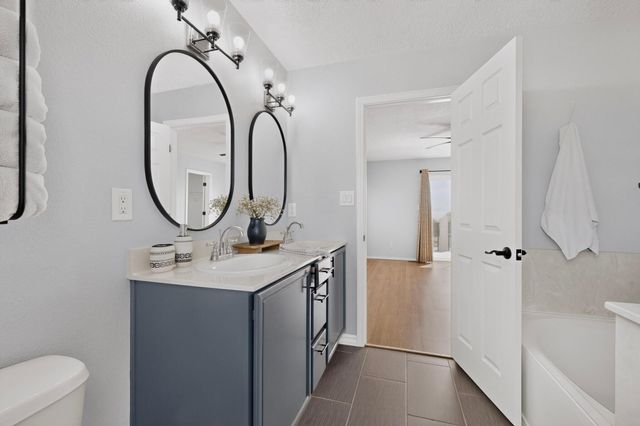2928 Van Horne Way SW, Albuquerque, NM 87121