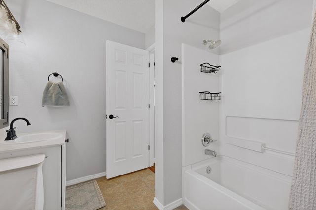 2928 Van Horne Way SW, Albuquerque, NM 87121