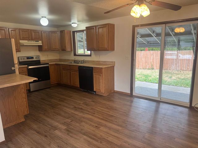12022 E Railroad Cr Cir, Spokane Valley, WA 99206