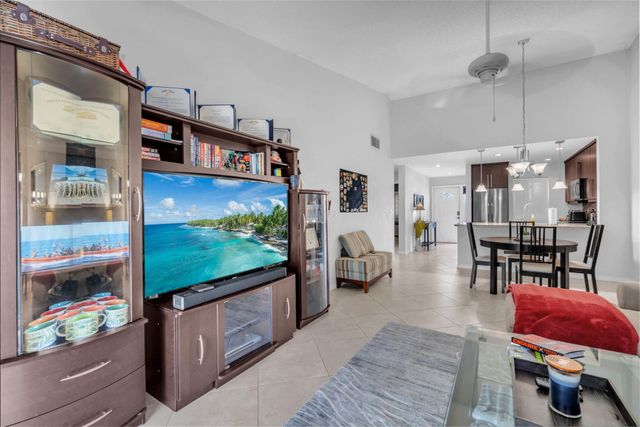 2347 N 37th Avenue, Hollywood, FL 33021