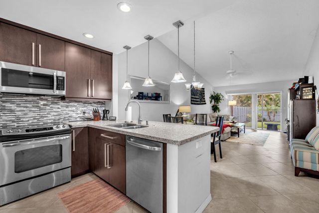 2347 N 37th Avenue, Hollywood, FL 33021