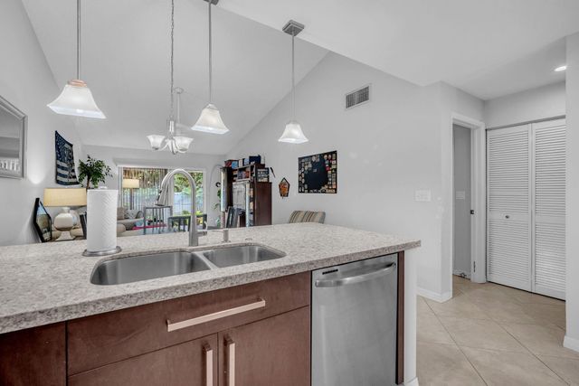 2347 N 37th Avenue, Hollywood, FL 33021