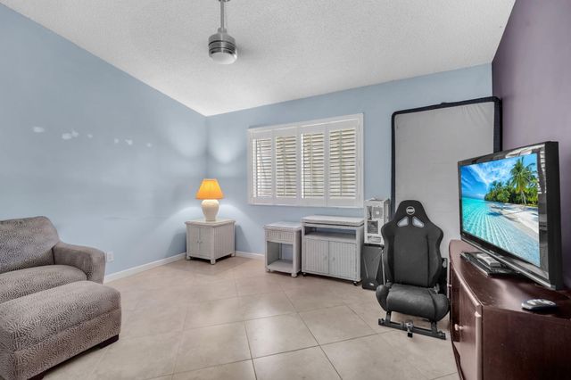 2347 N 37th Avenue, Hollywood, FL 33021