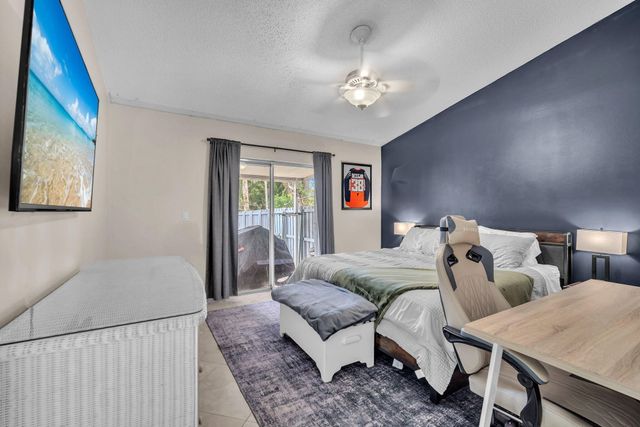 2347 N 37th Avenue, Hollywood, FL 33021
