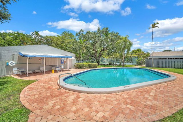 2347 N 37th Avenue, Hollywood, FL 33021