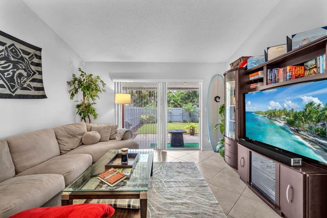 2347 N 37th Avenue, Hollywood, FL 33021