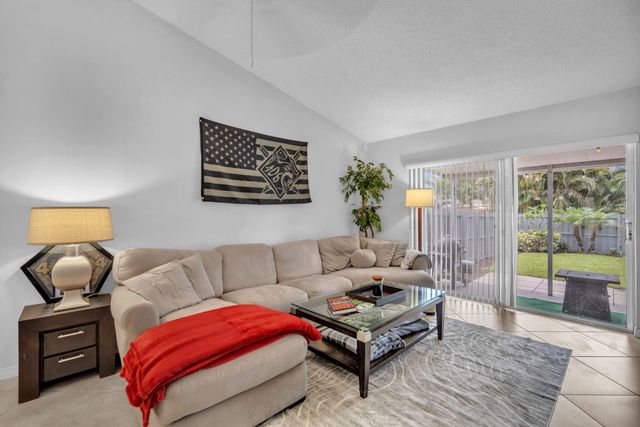 2347 N 37th Avenue, Hollywood, FL 33021