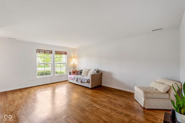 5571 W Woodhaven Drive, Mccordsville, IN 46055