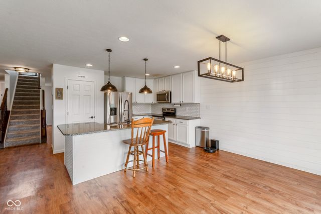 5571 W Woodhaven Drive, Mccordsville, IN 46055