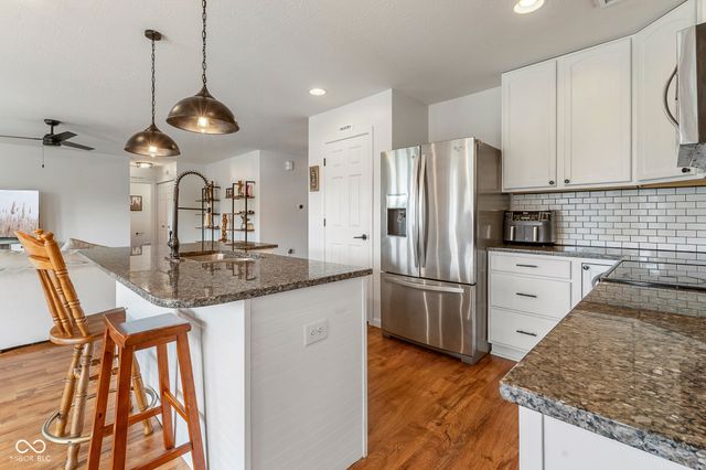 5571 W Woodhaven Drive, Mccordsville, IN 46055