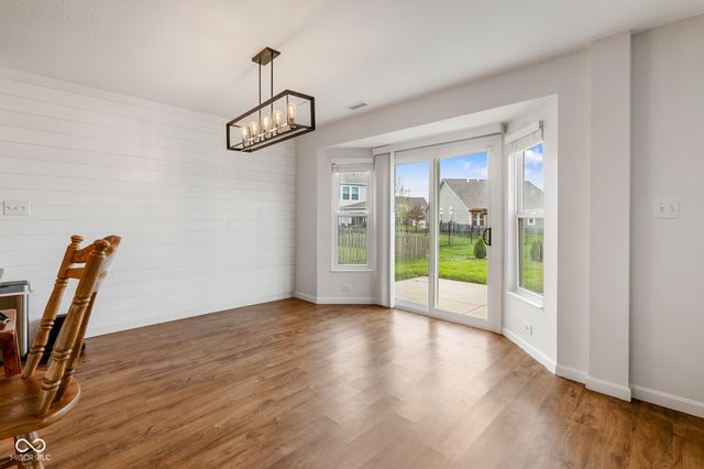 5571 W Woodhaven Drive, Mccordsville, IN 46055